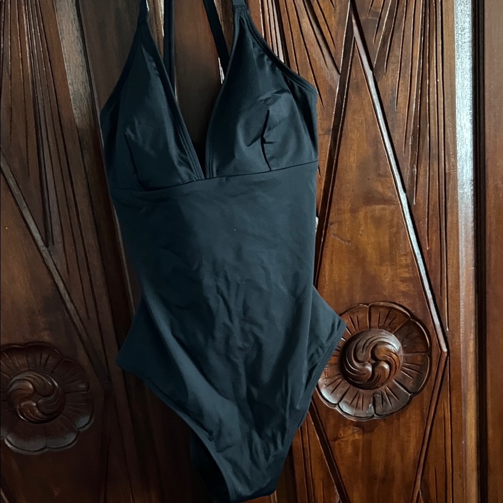 Cupshe Classic Black One-Piece Swimsuit